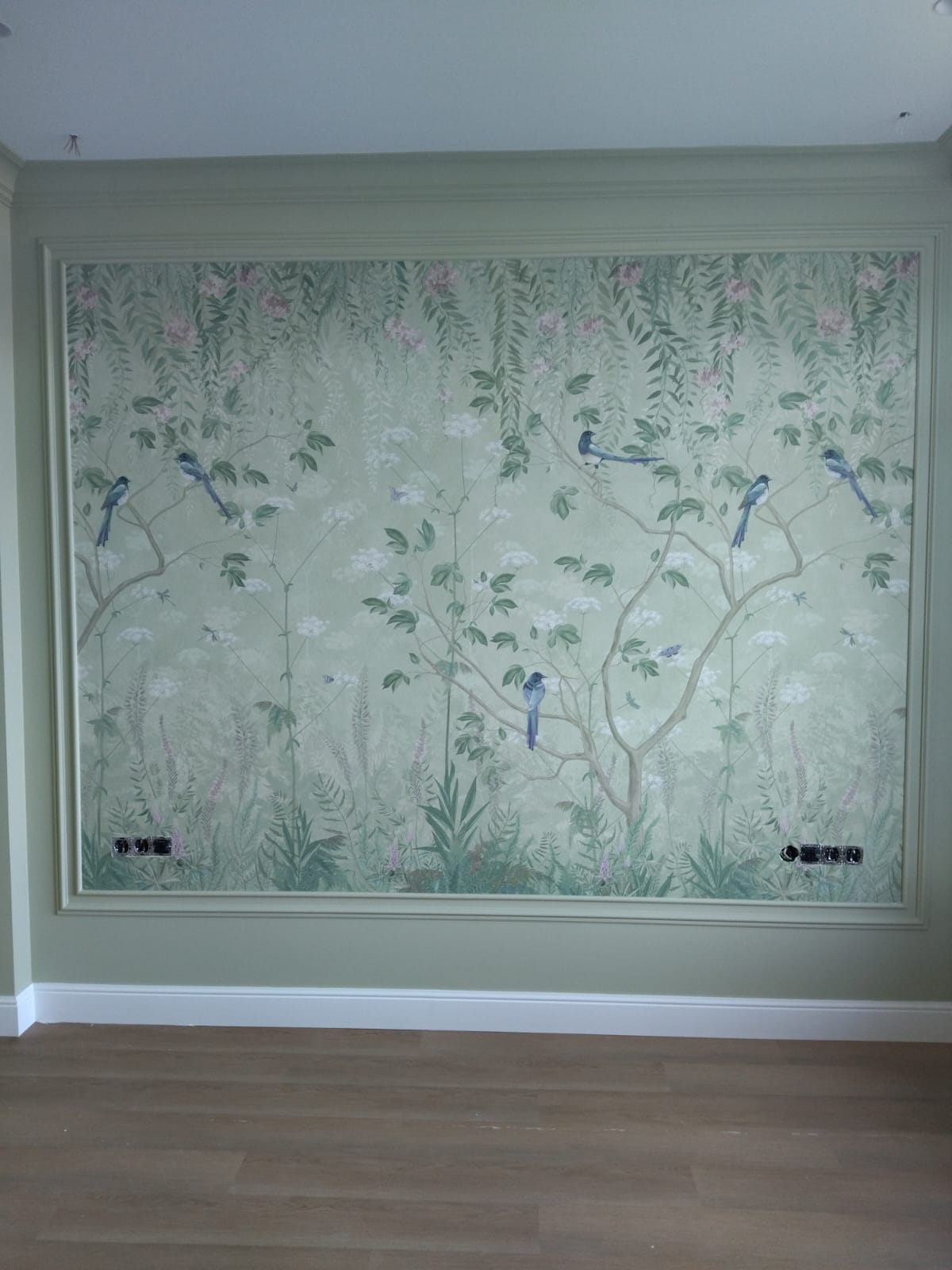 Современная кухня с виниловыми обоями